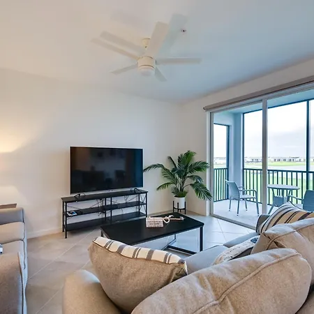 Maria Condo With Community Pool Access
